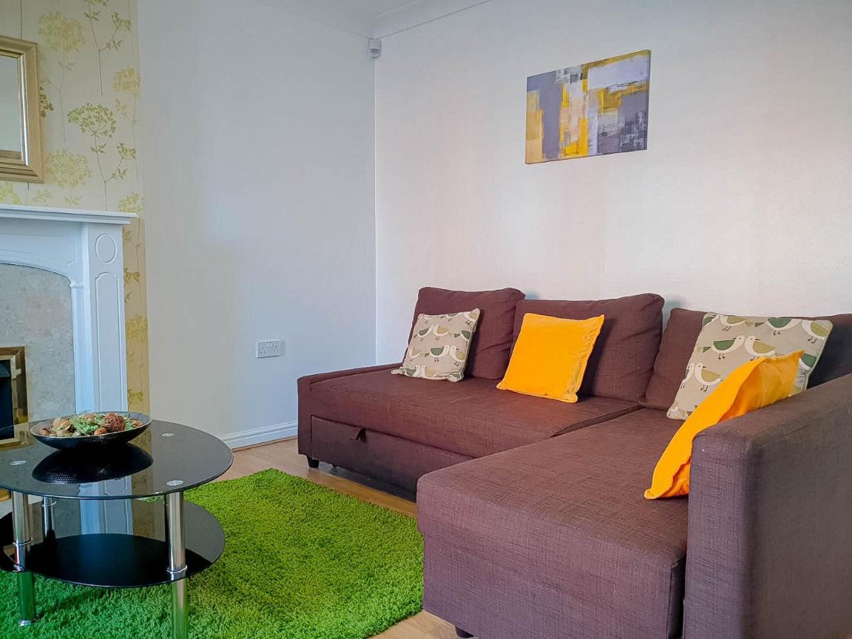 Airport Lounge - 3 Bed - 6 Persons Апартаменты